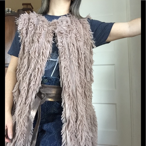 Greylin Faux Fur / Faux Feather Long Vest - so soft! - Picture 13 of 16